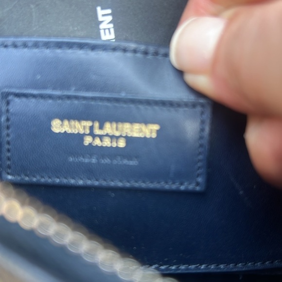 Saint Laurent Black Leather Women's Bag - Picture 13 of 16